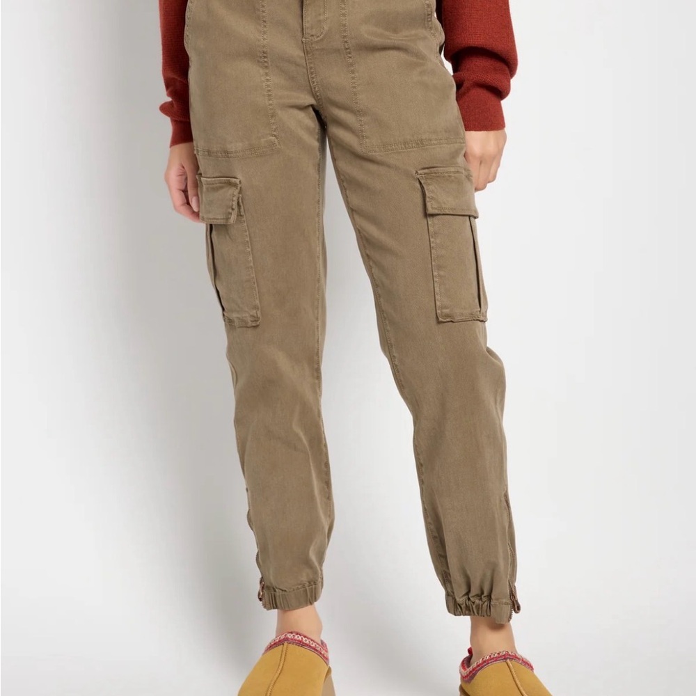 NWT Herizon Niki Cargo Pants - 14
